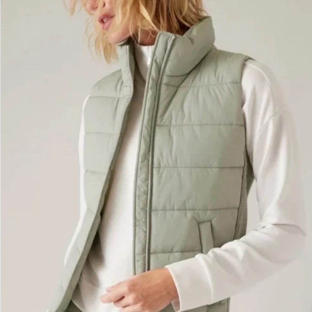 Athleta Incline Hybrid Vest | Fern Green Medium